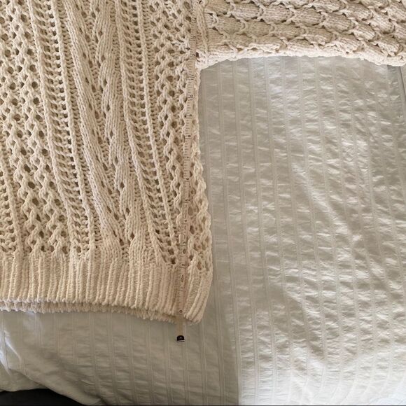 Kendall & Kylie Sweater - Picture 10 of 11